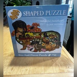 Dachshund 750 Pieces Shaped Puzzle